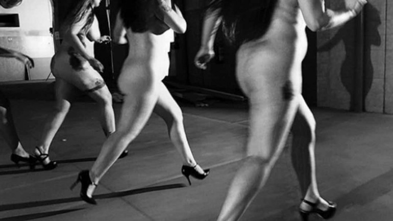 Todos los icebergs son negros en la Tabacalera