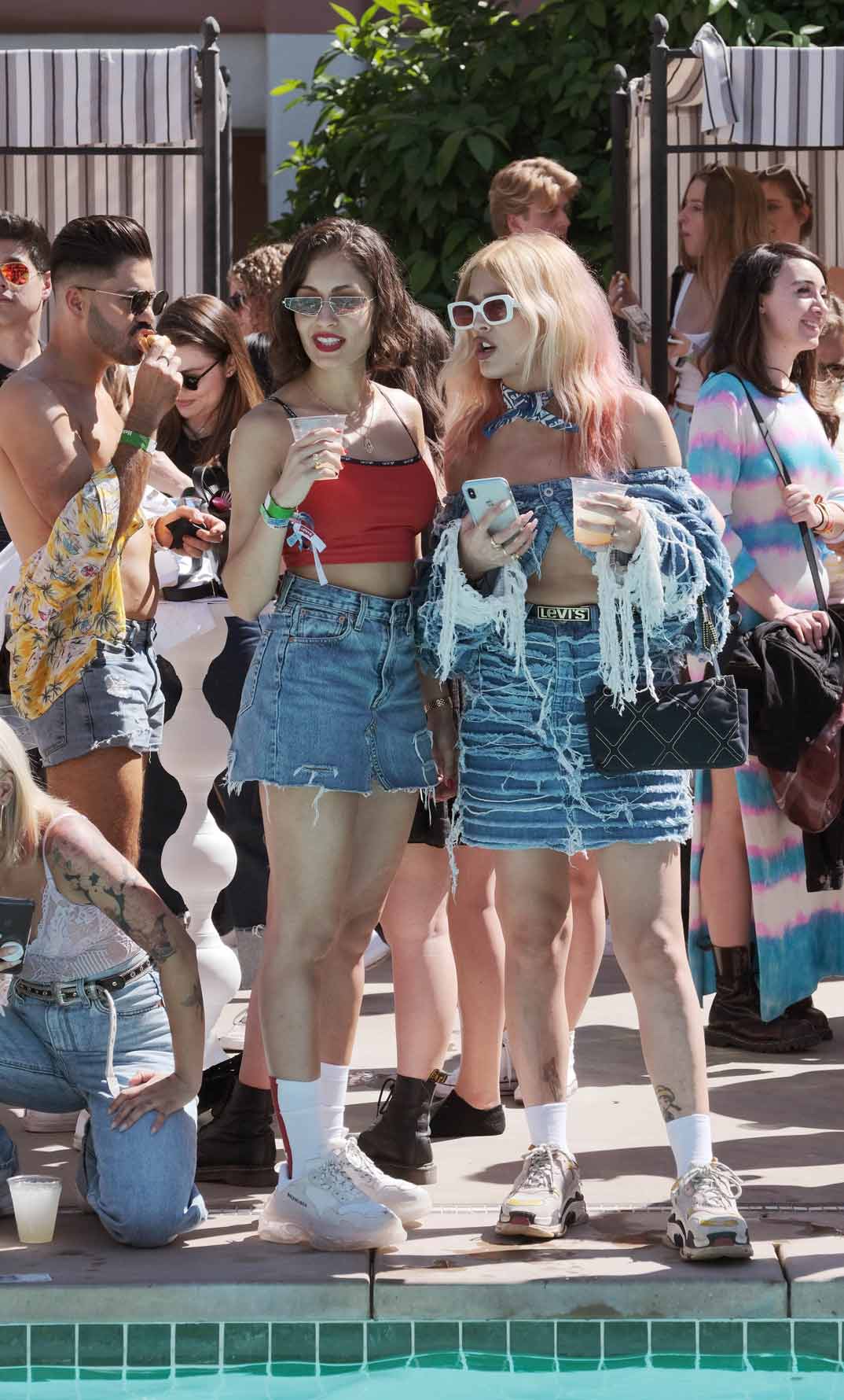 Hiba Abouk y Laura Vandall - Fiesta Levi's - Festival de Coachella
