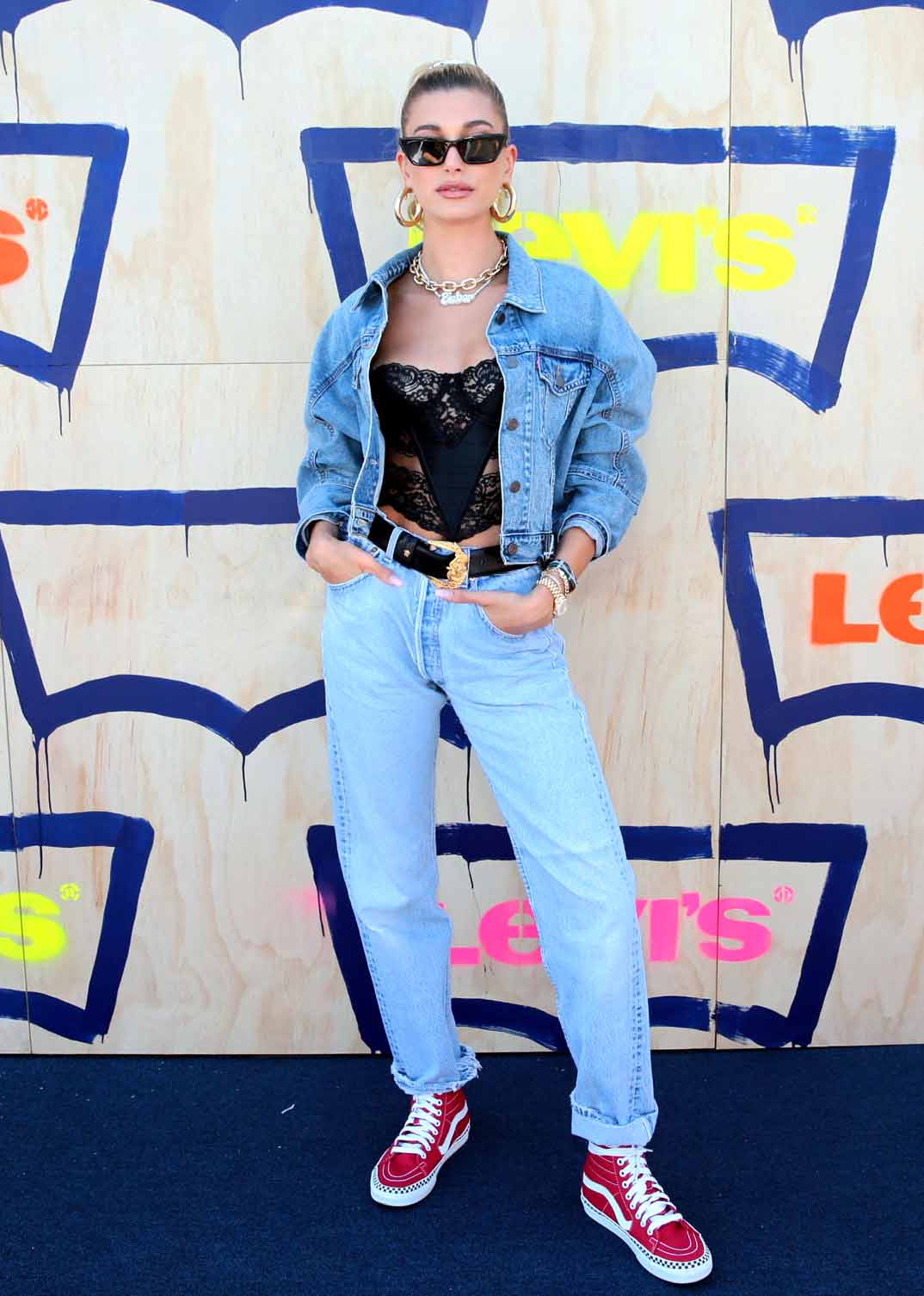 Hailey Baldwin - Fiesta Levi's - Festival de Coachella