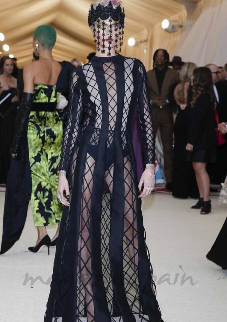 cara-delevingne-met-gala-2018