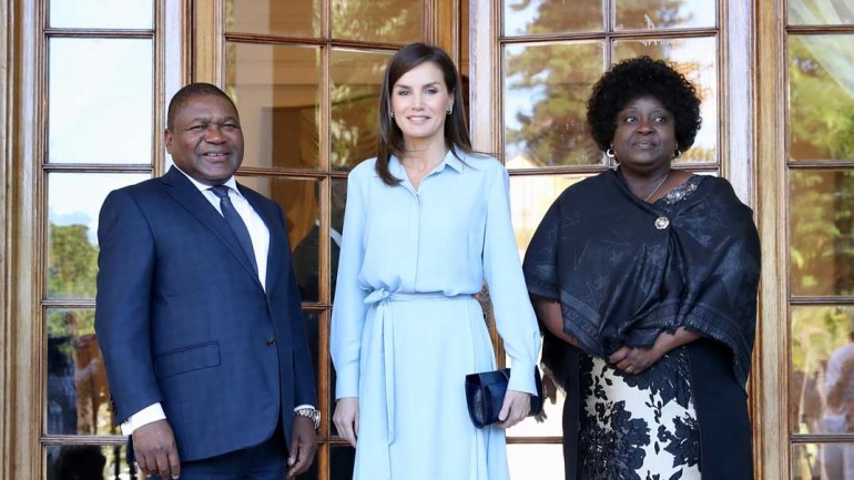 El primaveral vestido camisero de la reina Letizia