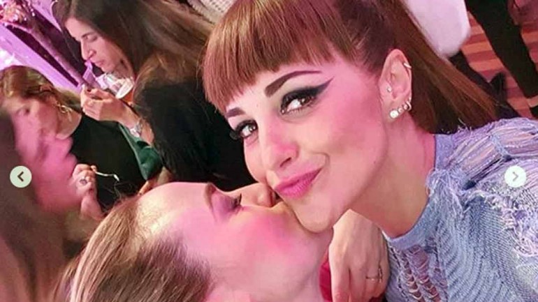 Paula Echevarría se apunta a la moda del flequillo postizo