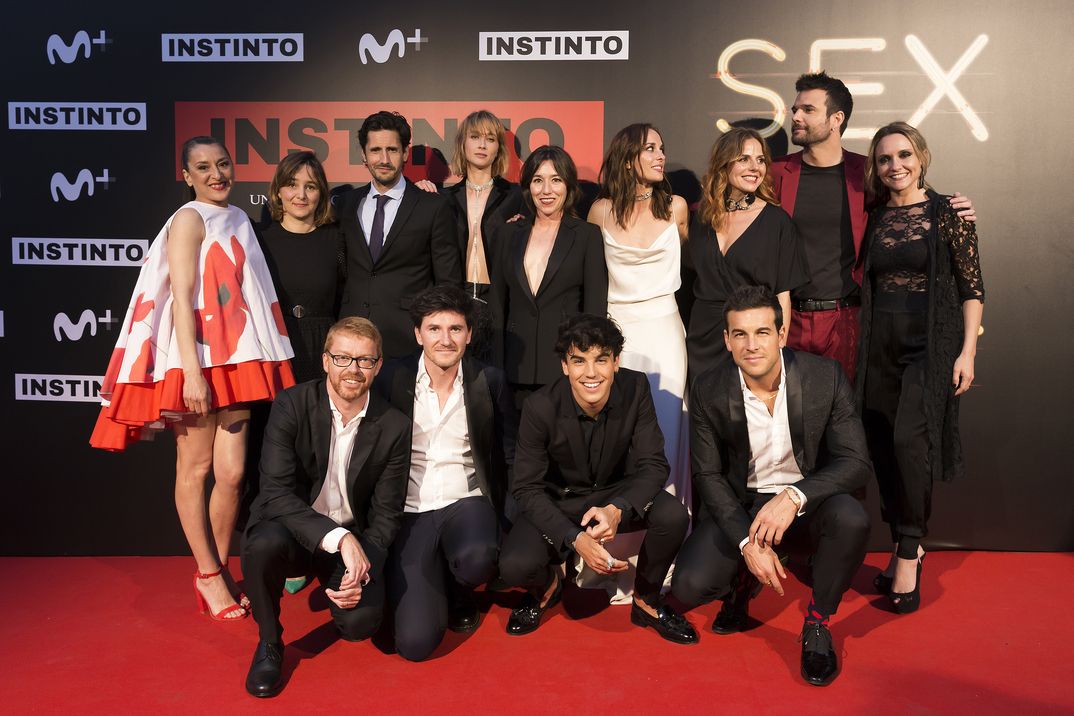 Mario Casas y los protagonistas de Instinto © Movistar+/Enrique Cidoncha