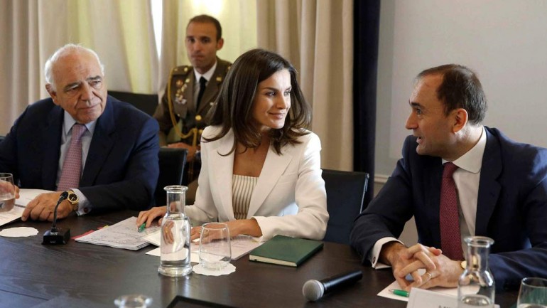 El blanco…. ¿El nuevo color preferido de la reina Letizia?