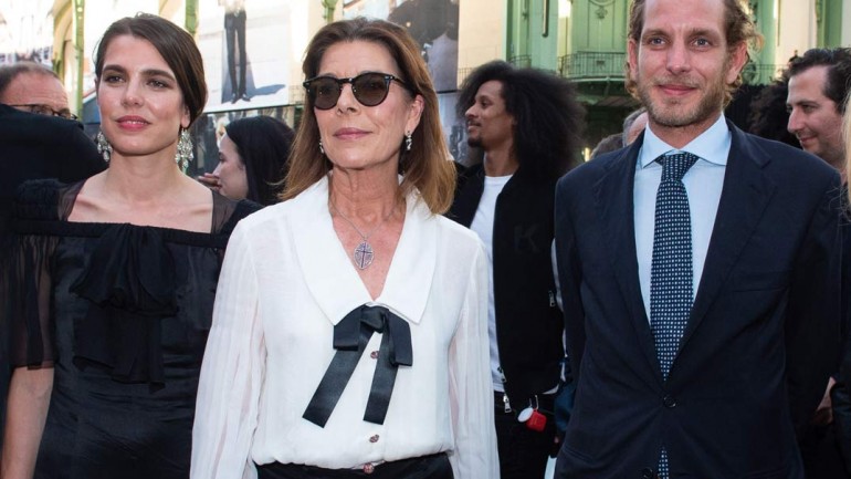 Carolina de Mónaco y Carlota Casiraghi en el homenaje a Karl Lagerfeld