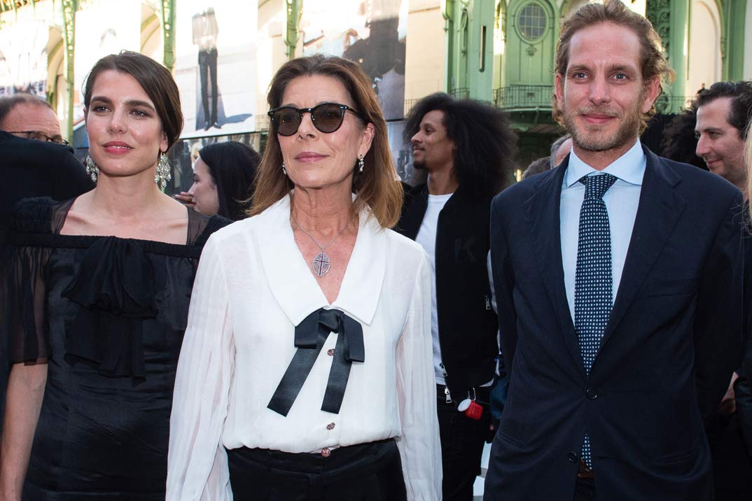 Carolina de Mónaco y Carlota Casiraghi en el homenaje a Karl Lagerfeld