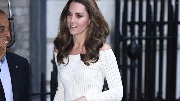 Kate Middleton apuesta por el blanco para brillar en una noche de gala