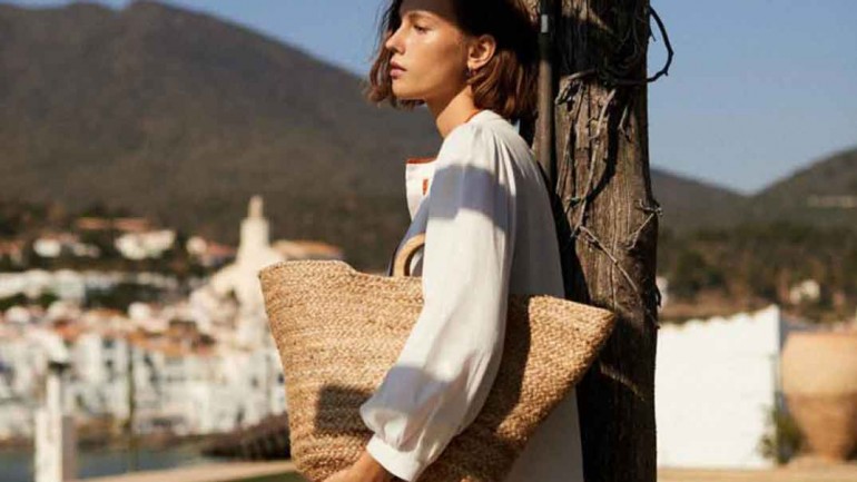 El accesorio perfecto para ir a la playa con glamour