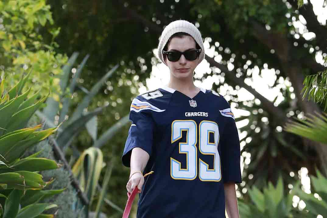 camisetas-deporte-Anne-Hathaway portada