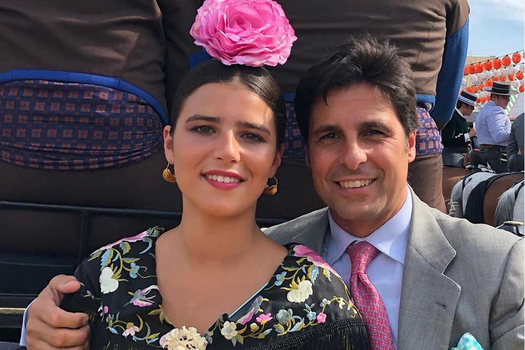 Fran Rivera publica la primera fotografía de sus tres hijos juntos