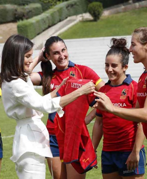 La reina Letizia anima a la selección nacional femenina de rugby