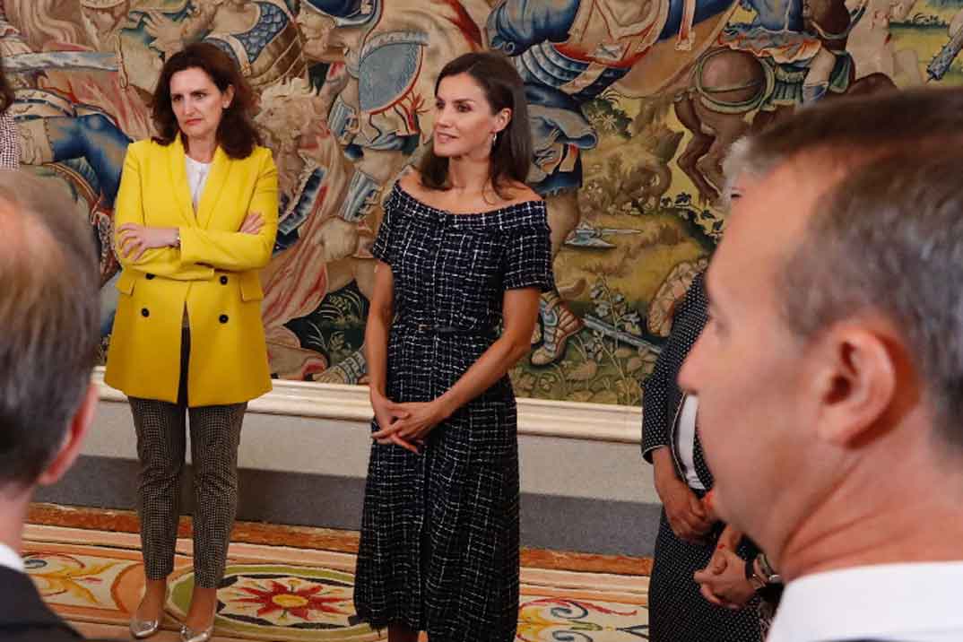 La reina Letizia estrena un vestido de Zara de menos de 20€