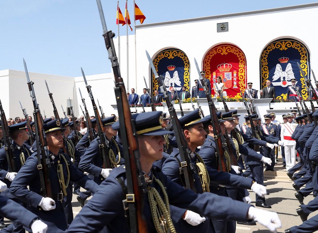 Reyes Felipe y Letizia - Entrega de Reales Despachos de Empleo en la Academia General del Aire © Casa S.M. El Rey