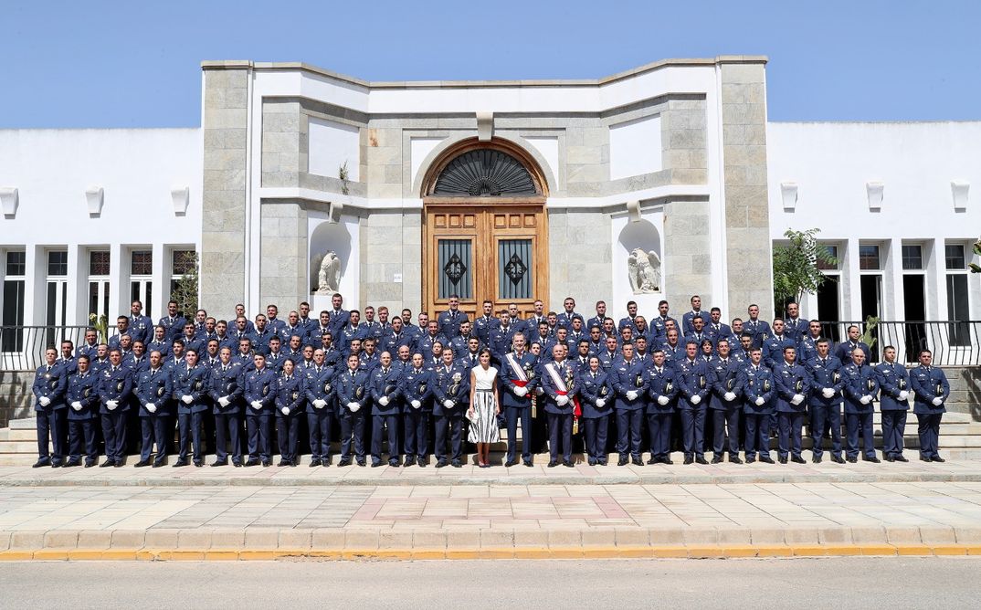 Reyes Felipe y Letizia - Entrega de Reales Despachos de Empleo en la Academia General del Aire © Casa S.M. El Rey