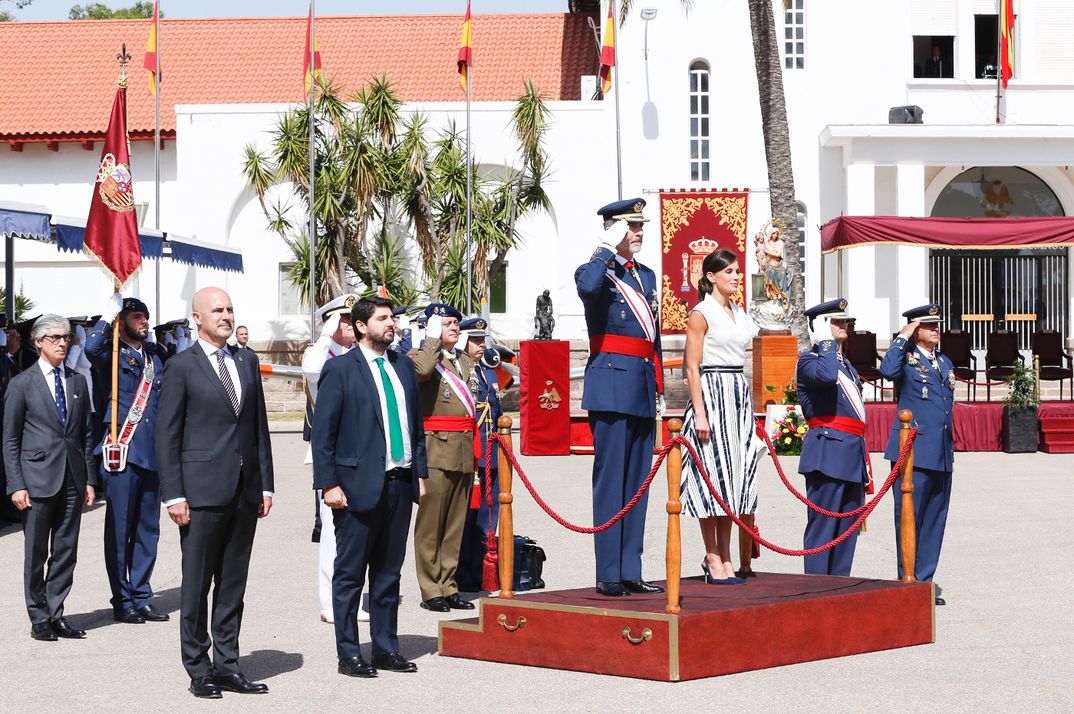 Reyes Felipe y Letizia - Entrega de Reales Despachos de Empleo en la Academia General del Aire © Casa S.M. El Rey