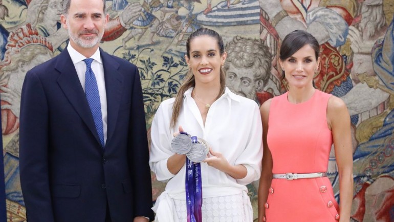 Los reyes Felipe y Letizia reciben a la campeona del mundo Ona Carbonell