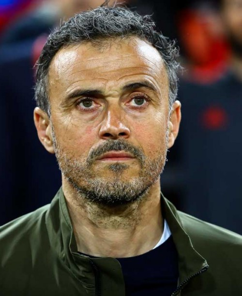 Luis Enrique arropado por sus amigos tras la muerte de su hija