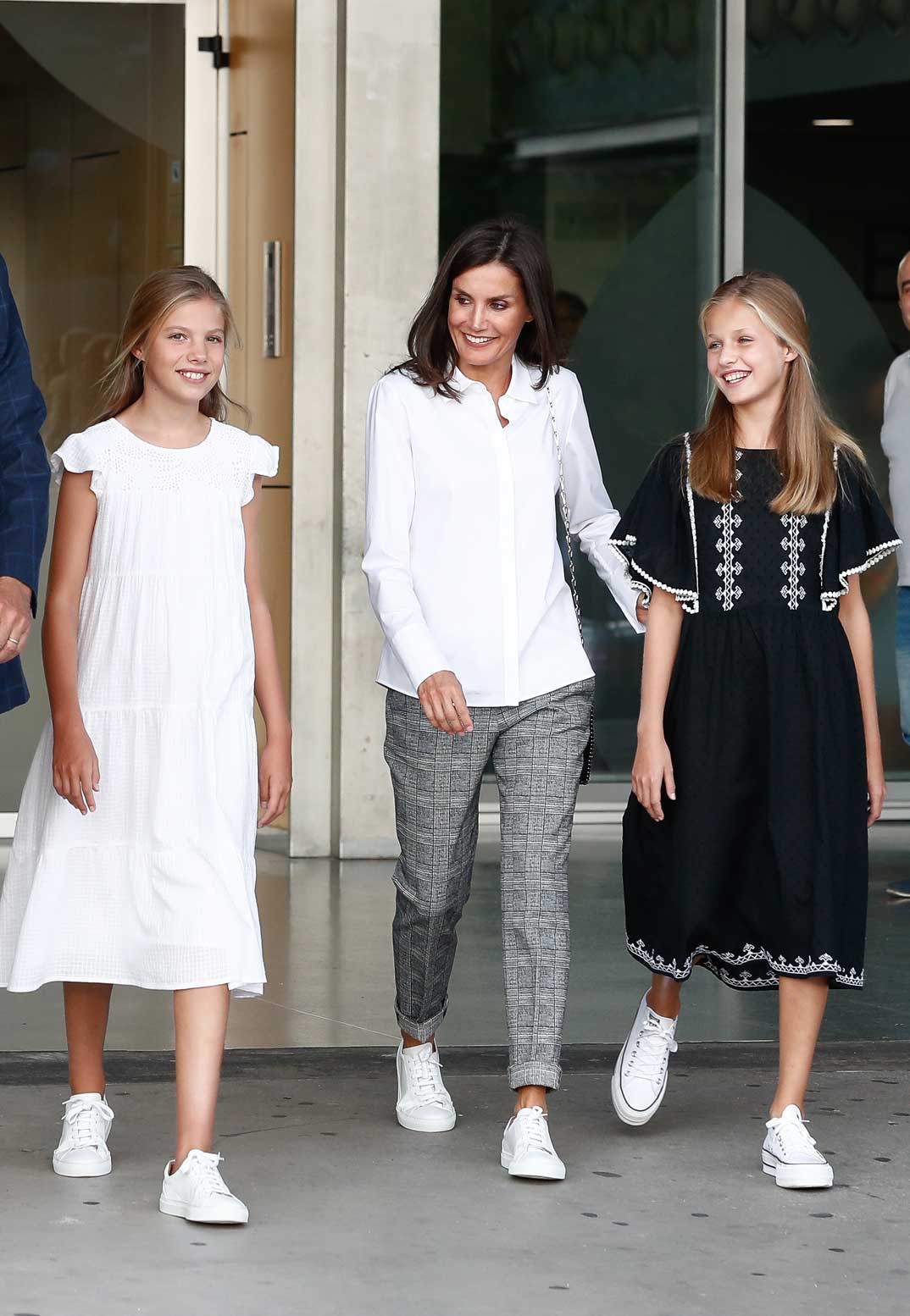 La reina Letizia con sus hijas, la princesa Leonor y la infanta Sofía