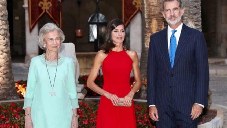Los Reyes ofrecen una recepción a las autoridades de las Illes Ballears