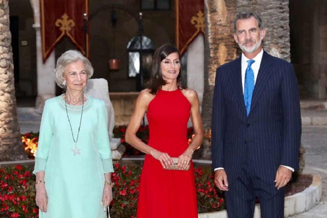 Los Reyes ofrecen una recepción a las autoridades de las Illes Ballears