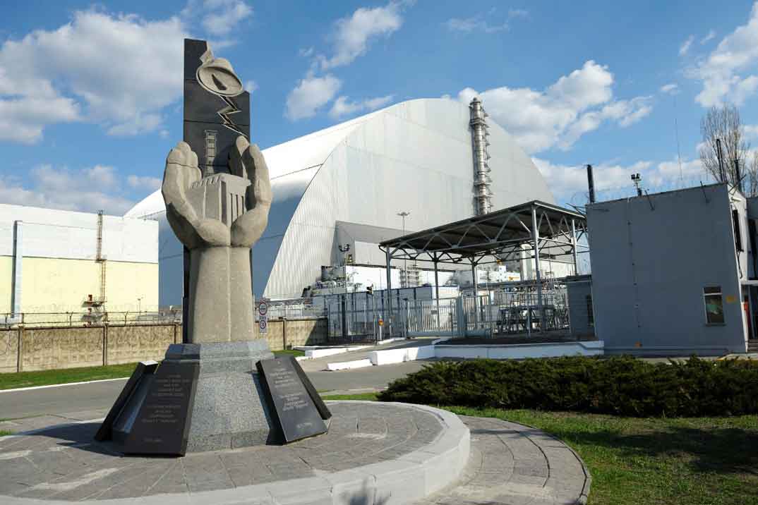 rincones-series-monumento-chernobil