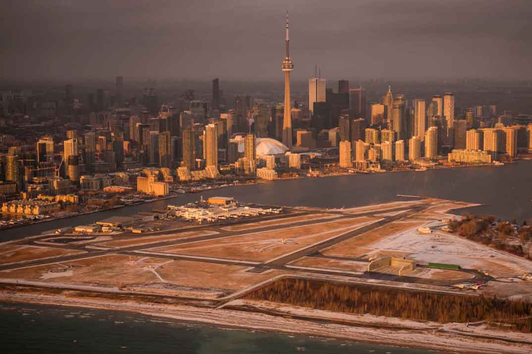 rincones-series-skyline-toronto-desde-aire