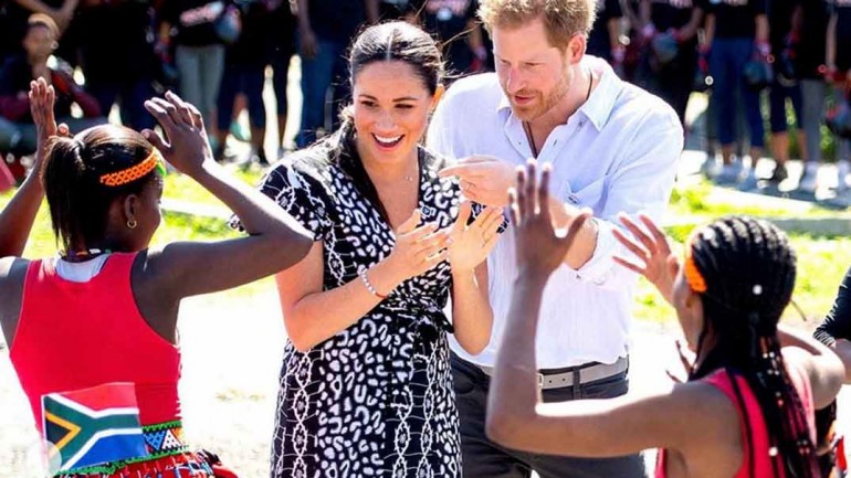 Los duques de Sussex comienzan su viaje a Sudáfrica