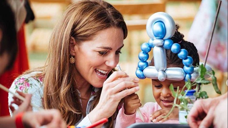Kate Middleton vuelve al trabajo entre rumores de embarazo