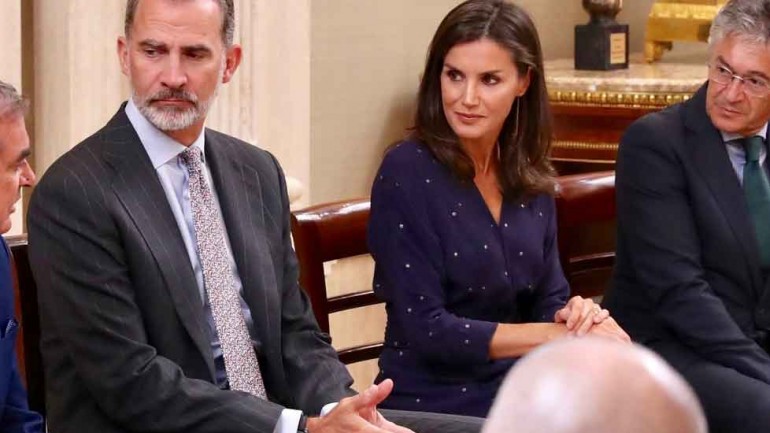La reina Letizia estrena vestido para su vuelta al trabajo