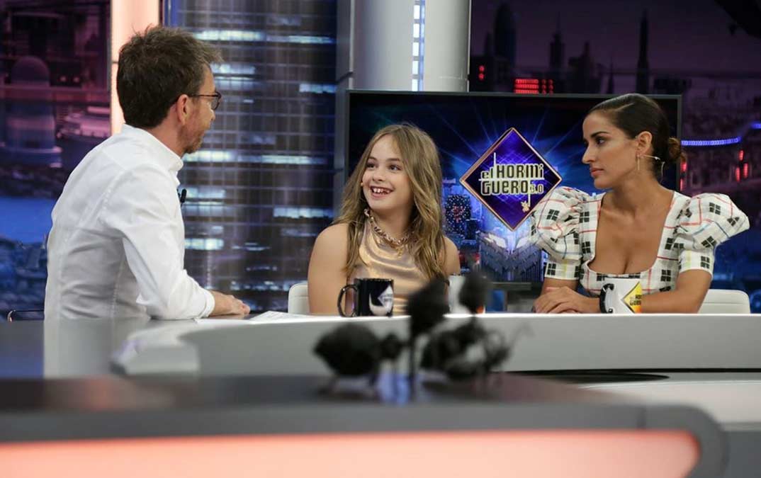 Pablo Motos con Inma Cuesta y Mafalda Carbonell © El Hormiguero