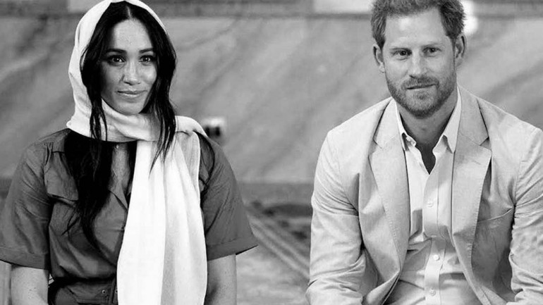 Meghan Markle con velo para visitar la mezquita más antigua de Sudáfrica