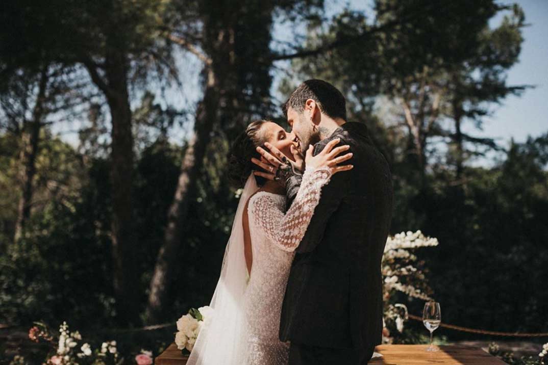 Julia Nakamatsu, esposa de Melendi, muestra una foto muy especial del día de su boda