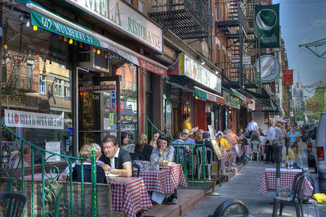 friends restaurante-little-italy