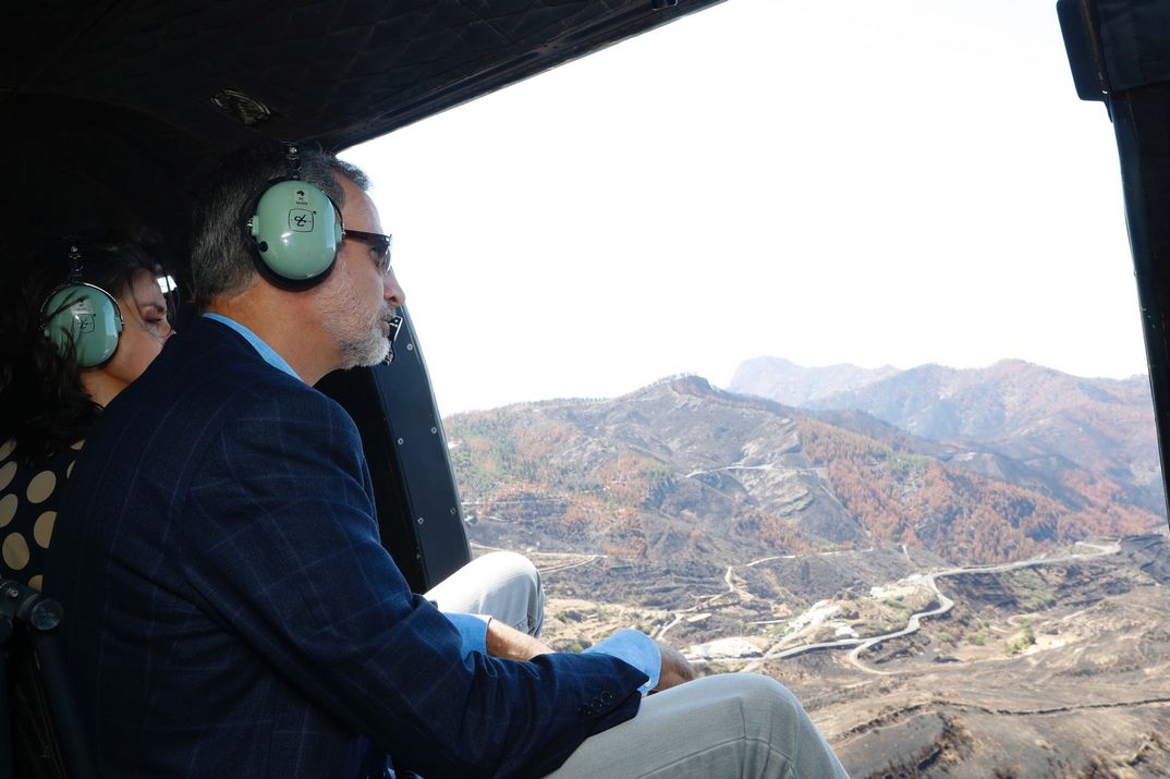 Reyes Felipe y Letizia - Visita a las zonas afectadas por los incendios en Gran Canaria © Casa S.M. El Rey