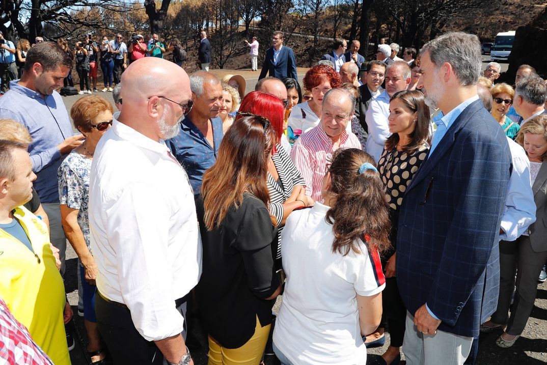 Reyes Felipe y Letizia - Visita a las zonas afectadas por los incendios en Gran Canaria © Casa S.M. El Rey