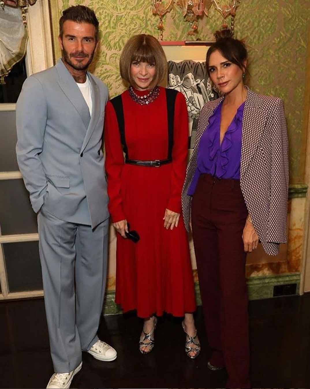 Victoria y David Beckham con Anna Wintour © Instagram