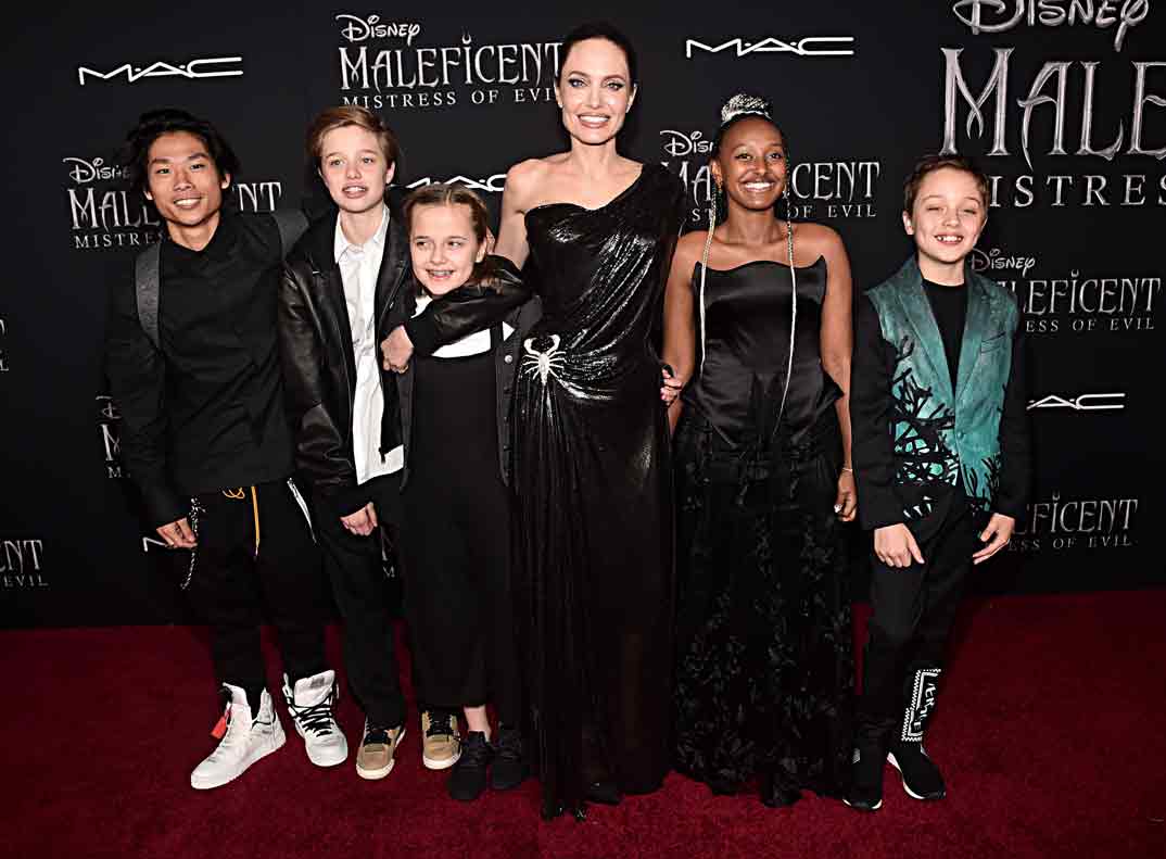 Angelina Jolie con sus hijos - Estreno Maléfica 2 en Los Ángeles