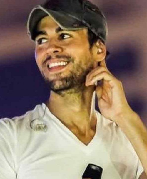 Enrique Iglesias confiesa que estuvo diez años sin hablar con su padre