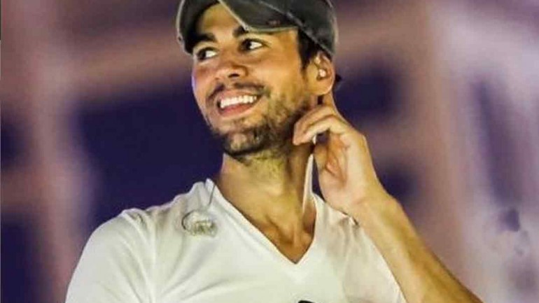 ¿Cuál de sus mellizos se parece más a Enrique Iglesias?
