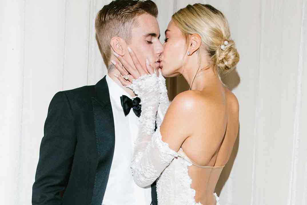 Hailey Baldwin muestra su magnífico vestido de novia