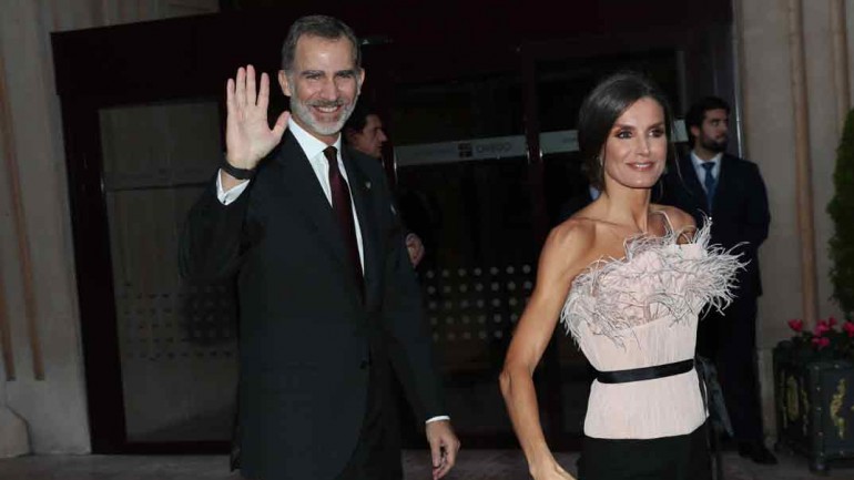 La reina Letizia estrena firma en su vestidor