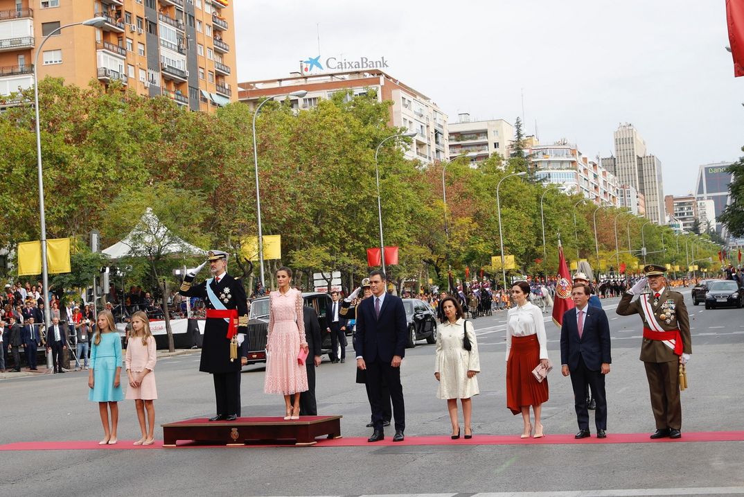 Reyes Felipe y Letizia con la princesa Leonor y la infanta Sofía - Día de la Fiesta Nacional © Casa S.M. El Rey