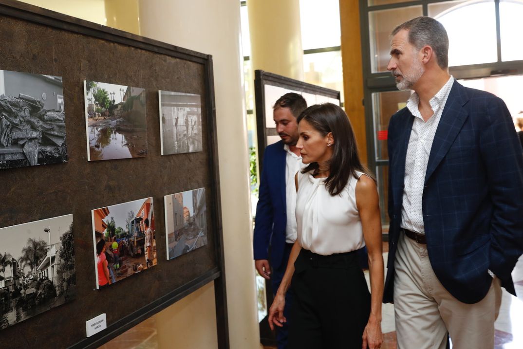 Reyes Felipe y Letiiza - Visita a Orihuela (Alicante) y Los Alcázares (Murcia) con motivo de las inundaciones sufridas © Casa S.M. El Rey