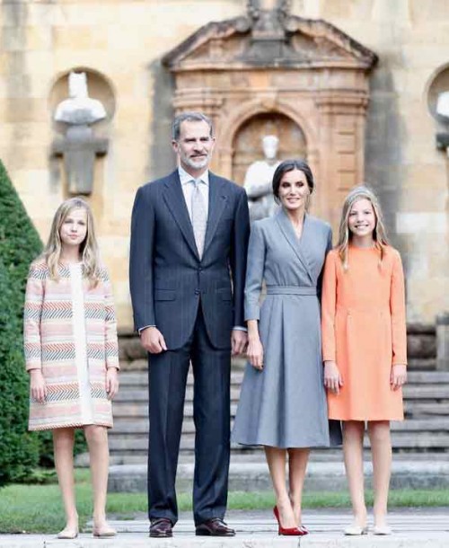 Las mejores imágenes de la llegada los Reyes y sus hijas a Asturias