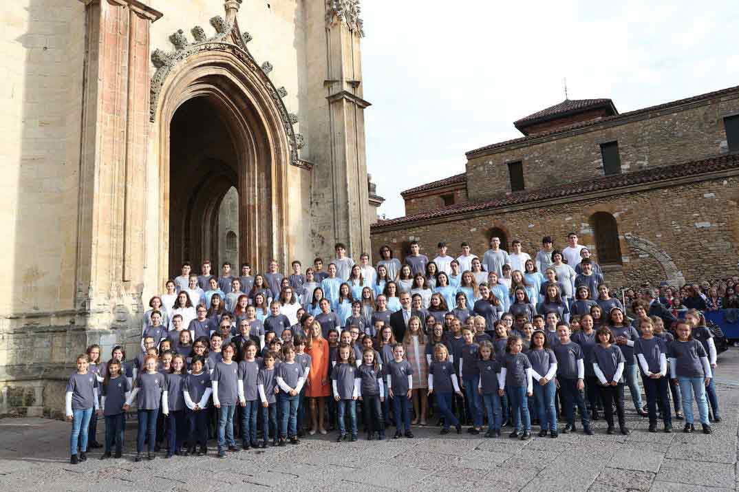 Reyes Felipe y Letizia con la Princesa Leonor y la Infanta Sofía - Acto oficial de bienvenida al Principado de Asturias © Casa S.M. El Rey