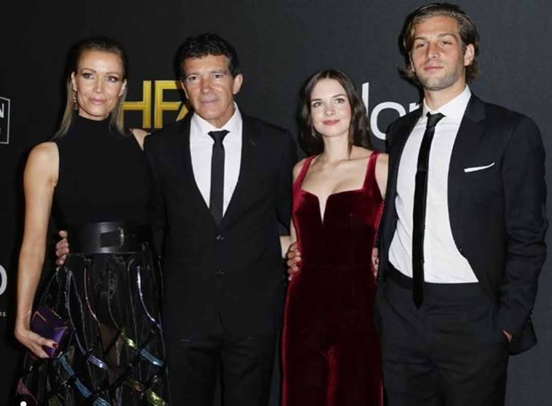 Antonio Banderas con su novia Nicole Kimpel, su hija Stella del Carmen y su novio Eli Meyer - Instagram