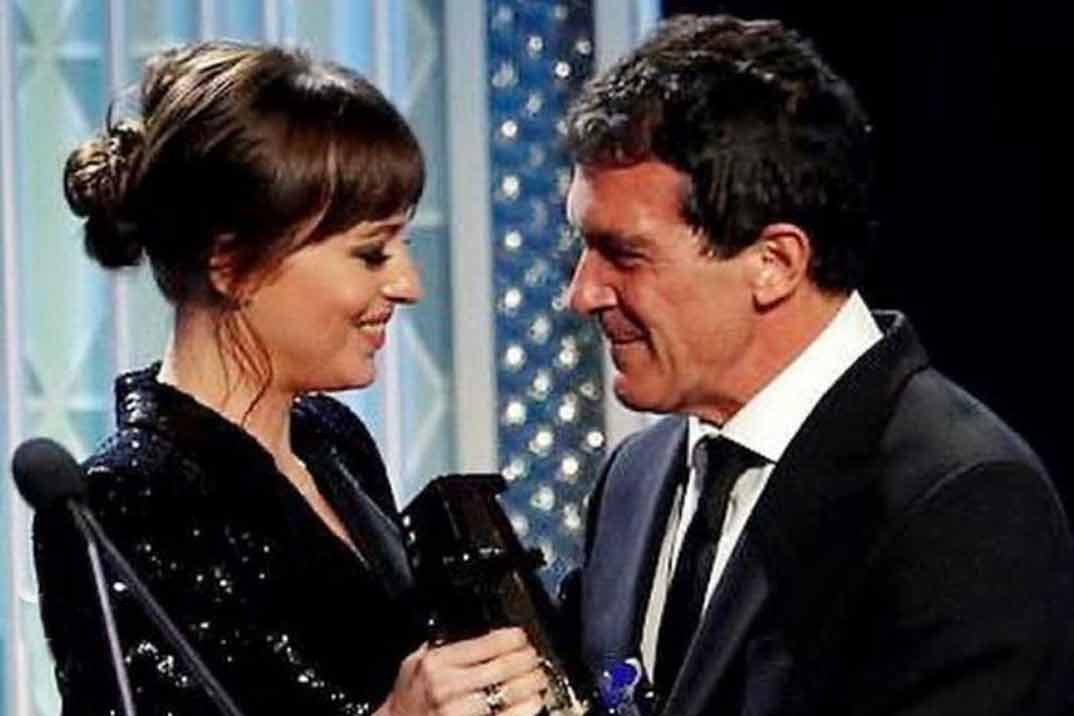 Antonio Banderas con Dakota Johnson - Instagram