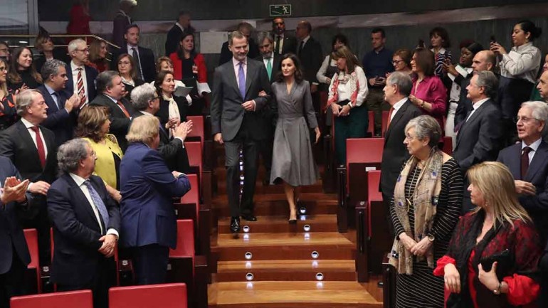 La reina Letizia recibe el Premio del Observatorio contra la Violencia Doméstica y de Género 2019