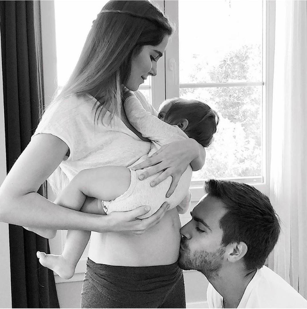 Natalia Sánchez y Marc Clotet con la pequeña Lia - Instagram