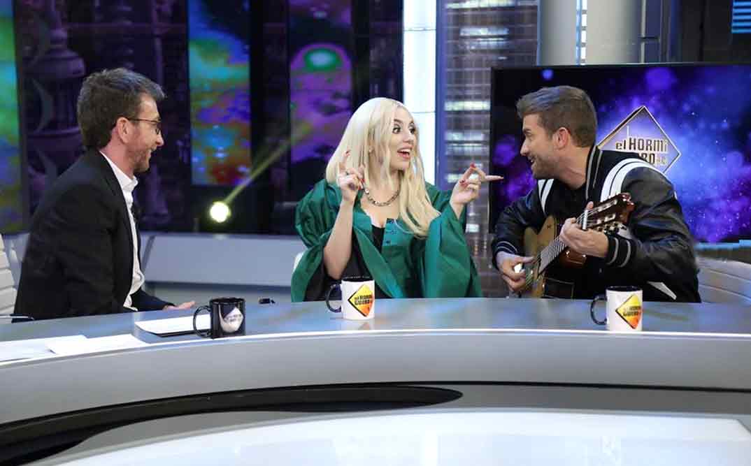 Pablo Alborán y Ava Max- El Hormiguero © Instagram